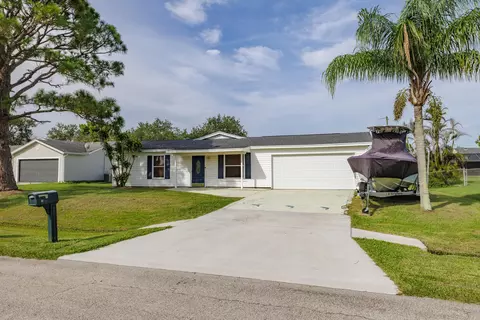1810 SW Gemini Ln, Port Saint Lucie, FL 34984