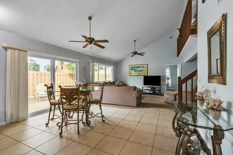 Dining - 111 Maplecrest Cir, Jupiter, FL 33458 photo 3 of 3