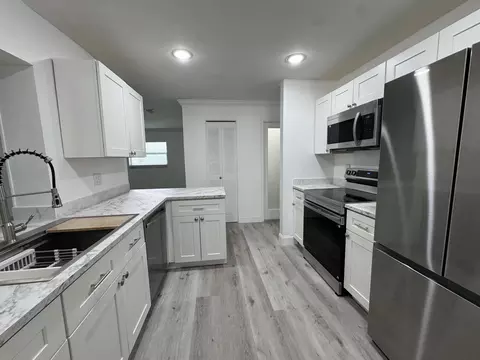 1331 W Campanelli Dr, Plantation, FL 33322