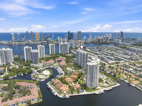 2000 Island Blvd, Aventura, FL 33160