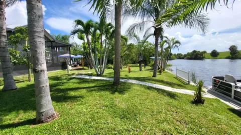 Exterior - 70 Turtle Cv, Okeechobee, FL 34974 photo 9 of 16