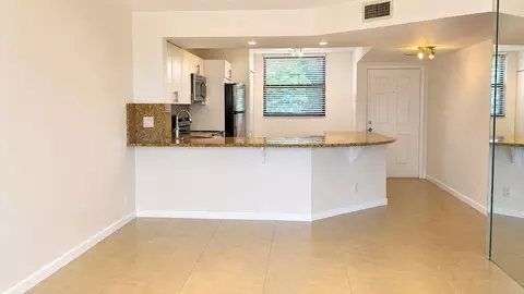 115 Lake Emerald Dr #210, Oakland Park, FL 33309