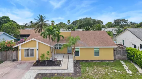 1127 NW 9th St, Boynton Beach, FL 33426