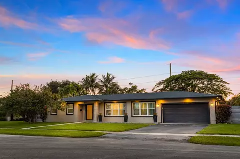 841 NW 75th Ter, Plantation, FL 33317