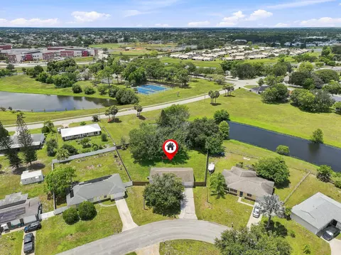 484 SW Eastport Cir, Port Saint Lucie, FL 34953