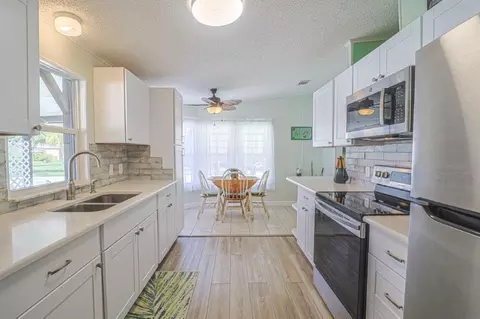 471 Ann Marie Cir, Port Saint Lucie, FL 34952