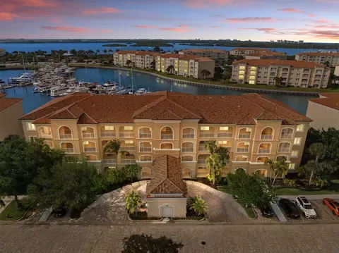 16 Harbour Isle Drive West Dr W #303, Fort Pierce, FL 34949
