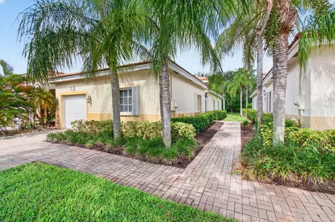 2323 Windjammer Way, West Palm Beach, FL 33411