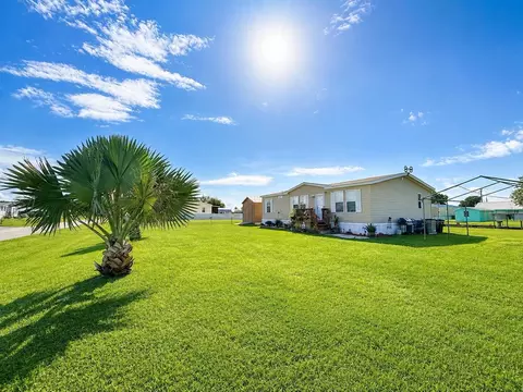 Exterior - 1059 Orange Loop, Okeechobee, FL 34974 photo 2 of 3