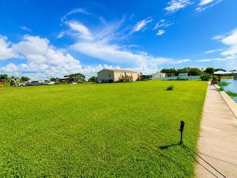 Exterior - 1059 Orange Loop, Okeechobee, FL 34974 photo 3 of 3
