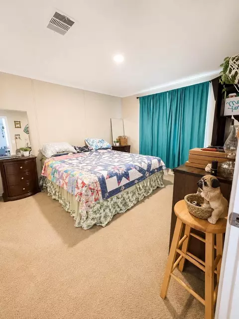 Bedroom - 1059 Orange Loop, Okeechobee, FL 34974 photo 1 of 2