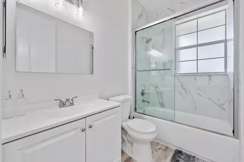 Bath - 4225 E Main St, Jupiter, FL 33458 photo 3 of 4