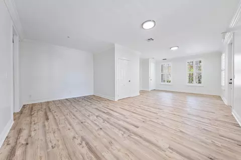 Living - 4225 E Main St, Jupiter, FL 33458 photo 2 of 4