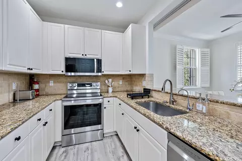 Kitchen - 4225 E Main St, Jupiter, FL 33458 photo 2 of 2