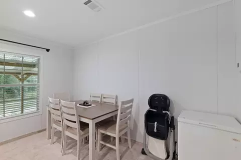 Dining - 22382 NW 286th St, Okeechobee, FL 34972 photo 1 of 2