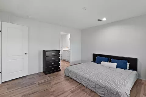 Bedroom - 22382 NW 286th St, Okeechobee, FL 34972 photo 2 of 10