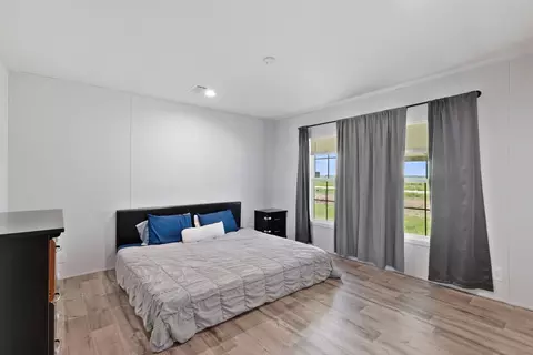 Bedroom - 22382 NW 286th St, Okeechobee, FL 34972 photo 1 of 10