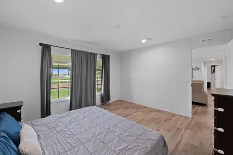 Bedroom - 22382 NW 286th St, Okeechobee, FL 34972 photo 4 of 10