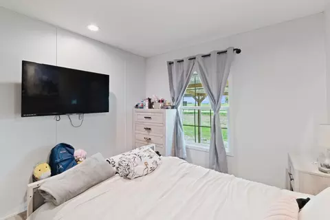 Bedroom - 22382 NW 286th St, Okeechobee, FL 34972 photo 7 of 10