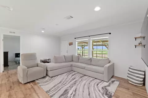 Living - 22382 NW 286th St, Okeechobee, FL 34972 photo 3 of 3