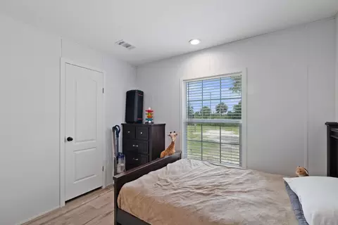 Bedroom - 22382 NW 286th St, Okeechobee, FL 34972 photo 9 of 10