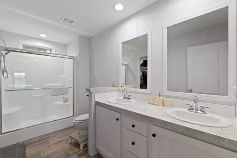 Bath - 22382 NW 286th St, Okeechobee, FL 34972 photo 2 of 2