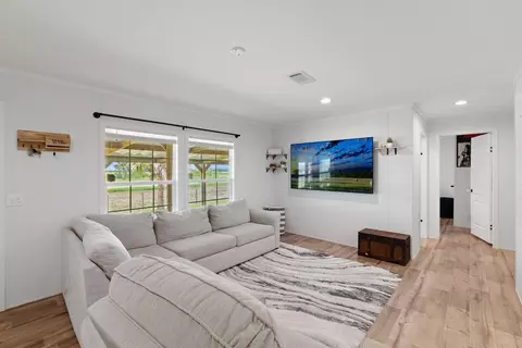 Living - 22382 NW 286th St, Okeechobee, FL 34972 photo 1 of 3