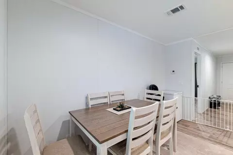 Dining - 22382 NW 286th St, Okeechobee, FL 34972 photo 2 of 2