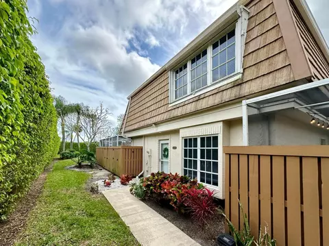 11551 Winchester Dr, Palm Beach Gardens, FL 33410