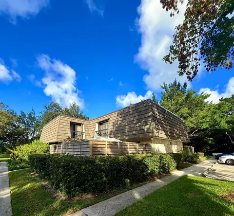 903 9th Ter, Palm Beach Gardens, FL 33418