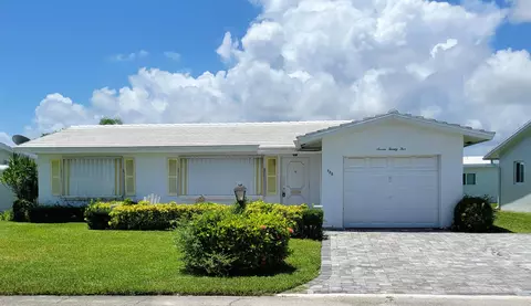 725 SW 18th Ct, Boynton Beach, FL 33426