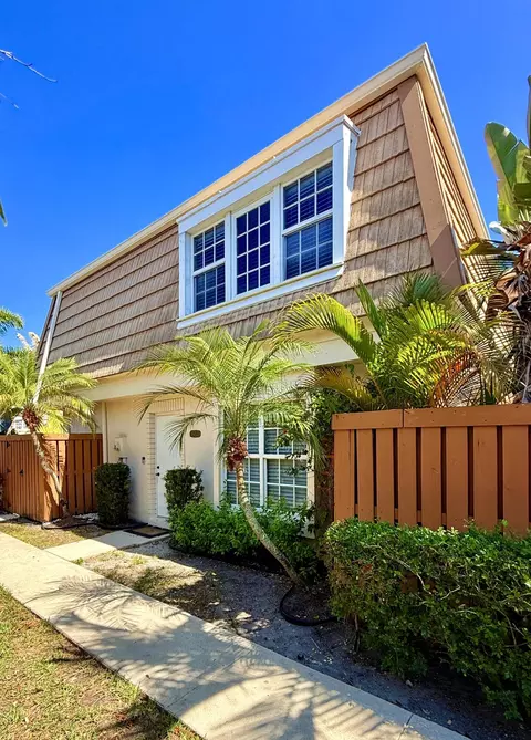 11584 Winchester Dr, Palm Beach Gardens, FL 33410