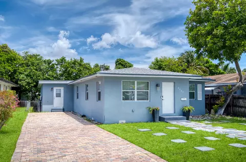 2709 Dewey St, Hollywood, FL 33020