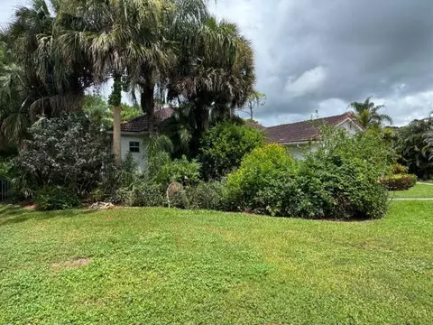 Exterior - 18554 SE Old Trail Dr E, Jupiter, FL 33478 photo 2 of 2