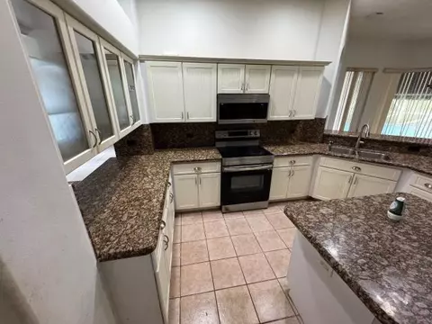 Kitchen - 18554 SE Old Trail Dr E, Jupiter, FL 33478 photo 1 of 3