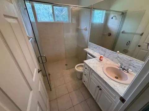 Bath - 18554 SE Old Trail Dr E, Jupiter, FL 33478 photo 1 of 6