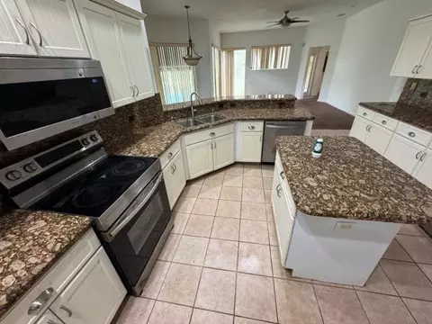 Kitchen - 18554 SE Old Trail Dr E, Jupiter, FL 33478 photo 2 of 3