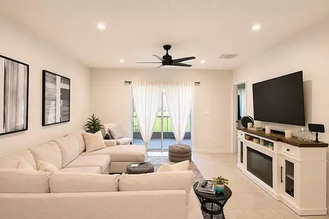 Living - 274 Raspberry Rd, Fort Pierce, FL 34981 photo 2 of 3