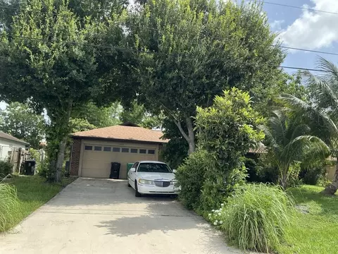 1867 SW Fears Ave, Port Saint Lucie, FL 34953