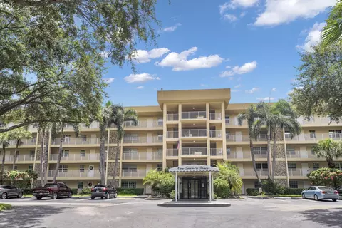 804 Cypress Grove Ln #210, Pompano Beach, FL 33069