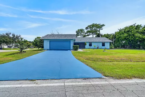 2402 SW Summit St, Port Saint Lucie, FL 34984