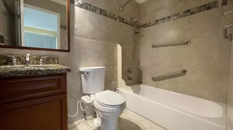 Bath - 166 Valencia G Dr #166, Delray Beach, FL 33446 photo 1 of 2