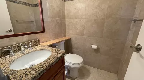 Bath - 166 Valencia G Dr #166, Delray Beach, FL 33446 photo 2 of 2