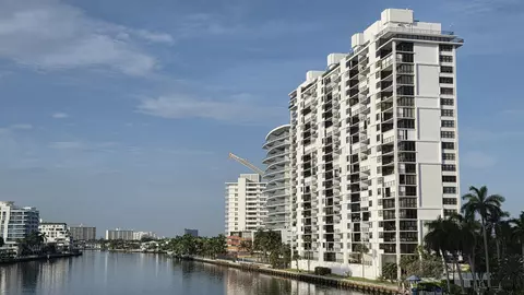 936 Intracoastal Dr #5B, Fort Lauderdale, FL 33304