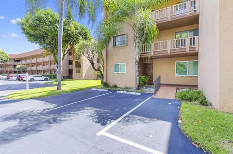 9861 Sunrise Lakes Blvd, Sunrise, FL 33322