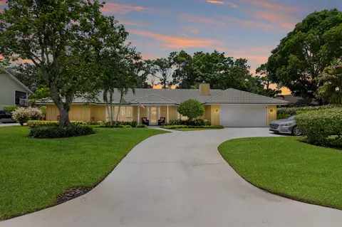 26 Cambria Rd W, Palm Beach Gardens, FL 33418