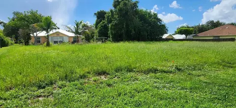 8245 Sandpine Cir, Port St Lucie, FL 34952