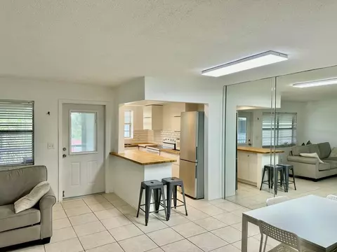 580 Egret Dr #314, Hallandale Beach, FL 33009