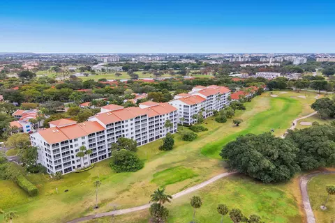 4114 W Palm Aire Dr #141B, Pompano Beach, FL 33069