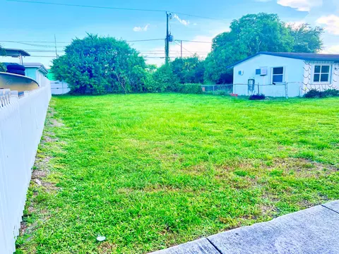 5226 Fletcher St, Hollywood, FL 33021